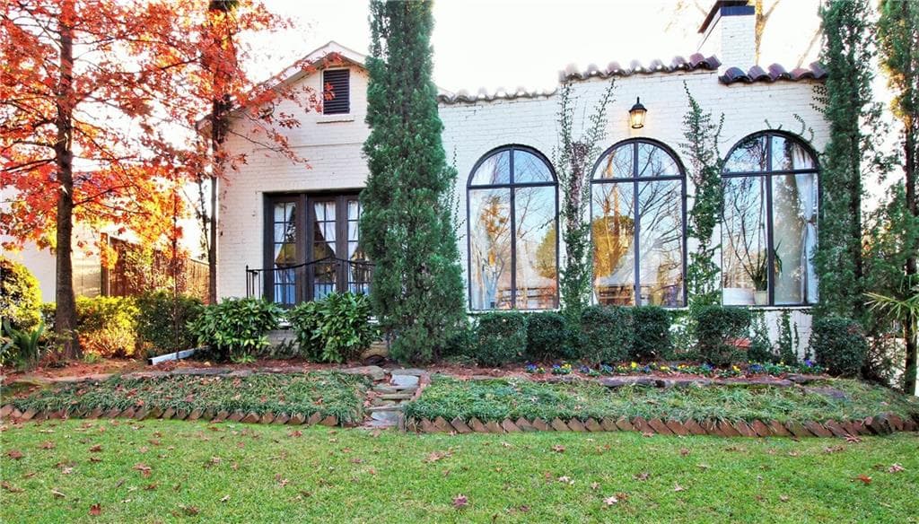 3 bedroom, 1,906 sq ft single family residence sold at 1161 University Drive, Atlanta, GA 30306