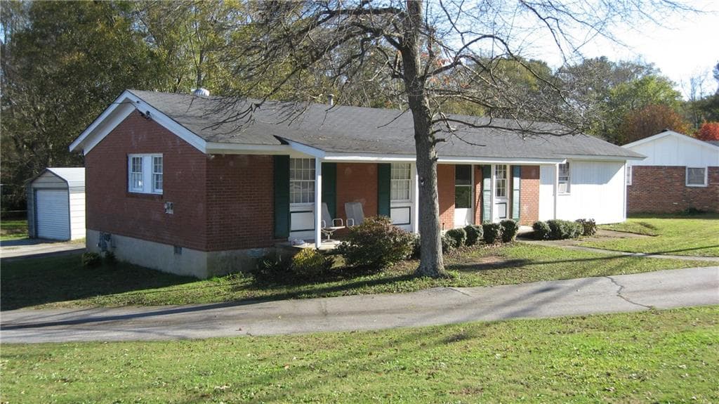 5 bedroom single family residence sold at 6008 SW OLD DIXIE HWY Road, Forest Park, GA 30297