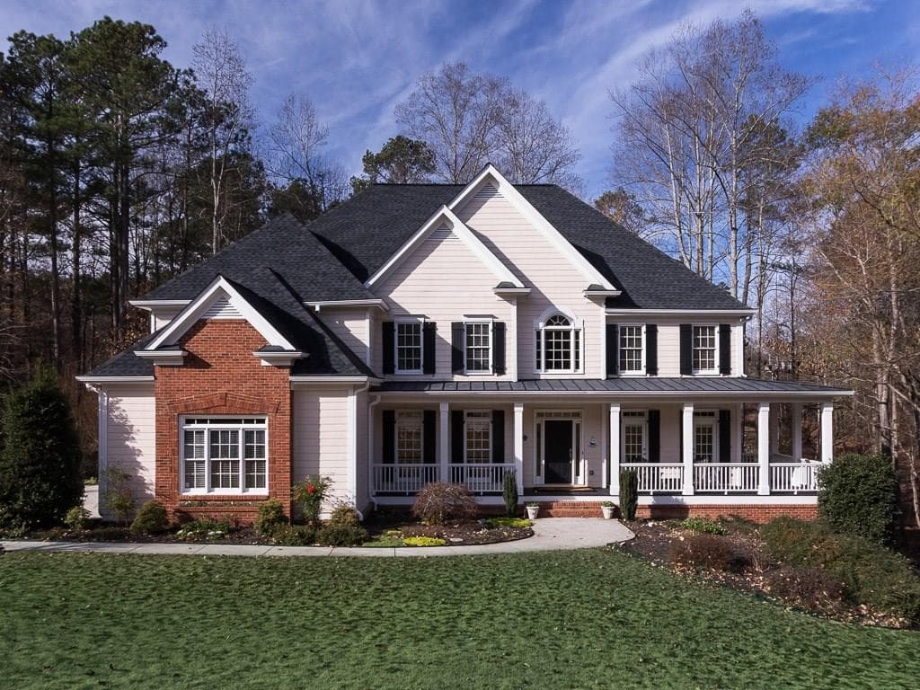 565 Oakleaf Way, Alpharetta, GA 30004 — most recent listing photo