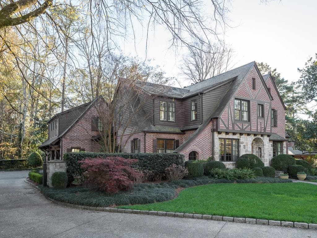 6 bedroom, 6,074 sq ft single family residence sold at 1282 Bohler Court, Atlanta, GA 30327