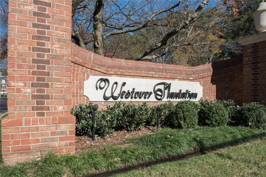 2 bedroom, 1,320 sq ft condominium sold at 3 Independence Place, Atlanta, GA 30318