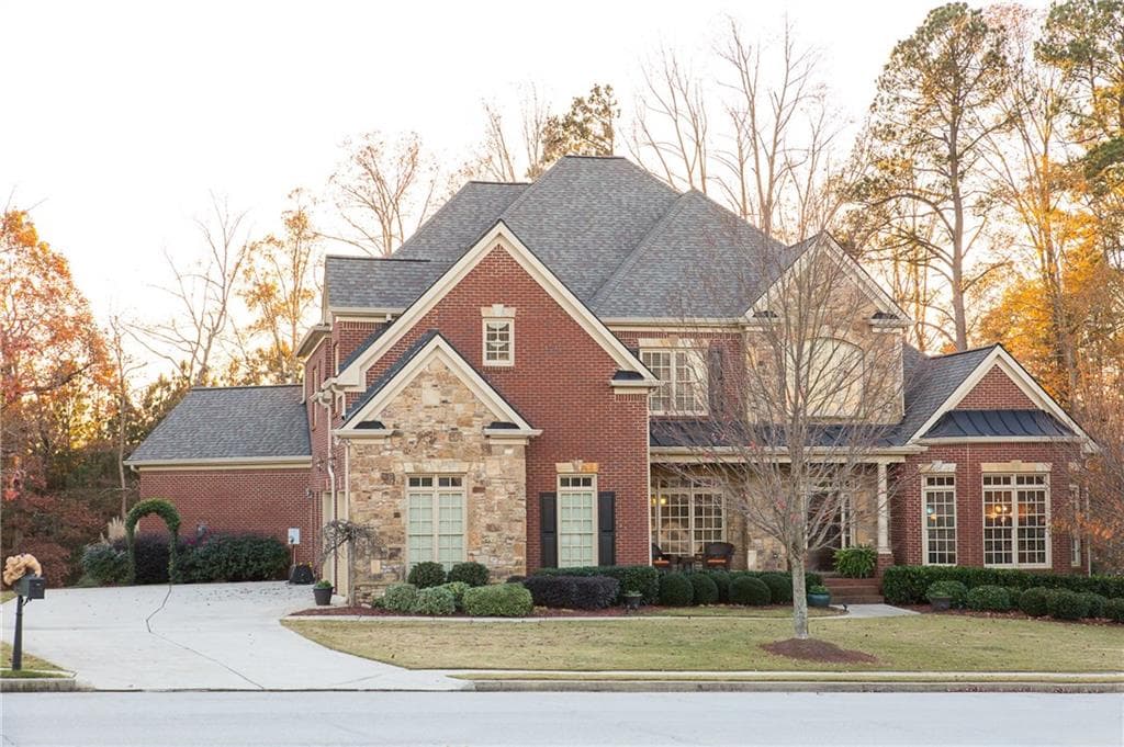 2371 Walkers Glen Lane, Buford, GA 30519 — most recent listing photo