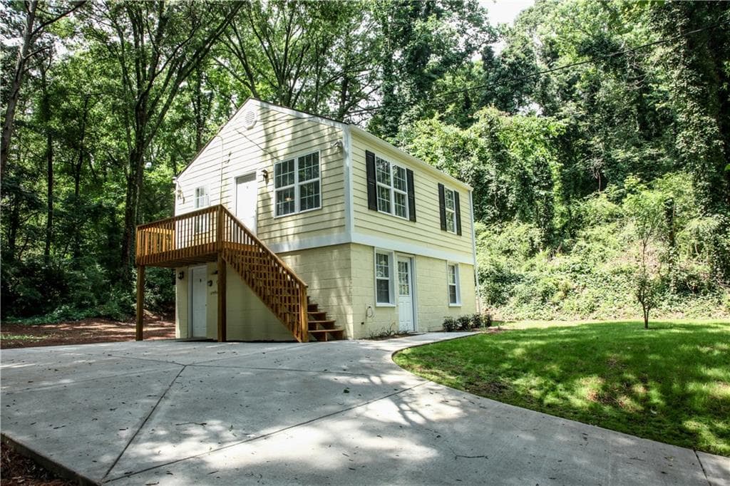 duplex sold at 3223 Altacrest Drive, Scottdale, GA 30079