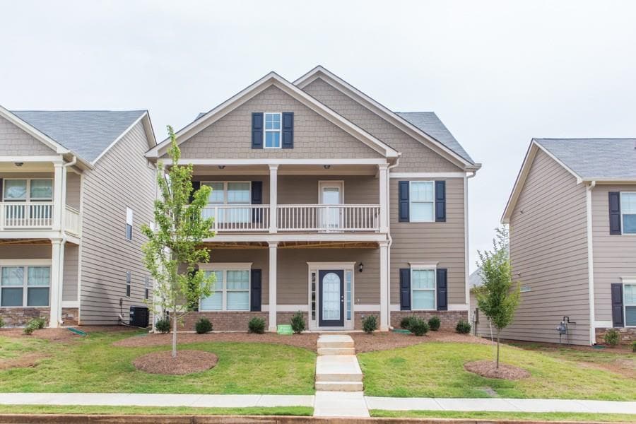 4 bedroom, 2,616 sq ft single family residence sold at 418 Parkstone Drive, Woodstock, GA 30188