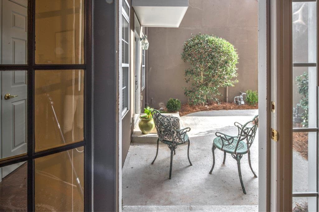 3 bedroom, 2,383 sq ft townhouse sold at 4541 Wieuca Road, Atlanta, GA 30342