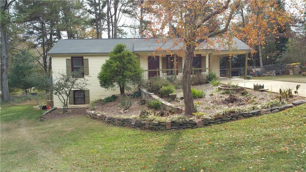 3 bedroom, 1,056 sq ft single family residence sold at 460 Huntington Drive, Alpharetta, GA 30004