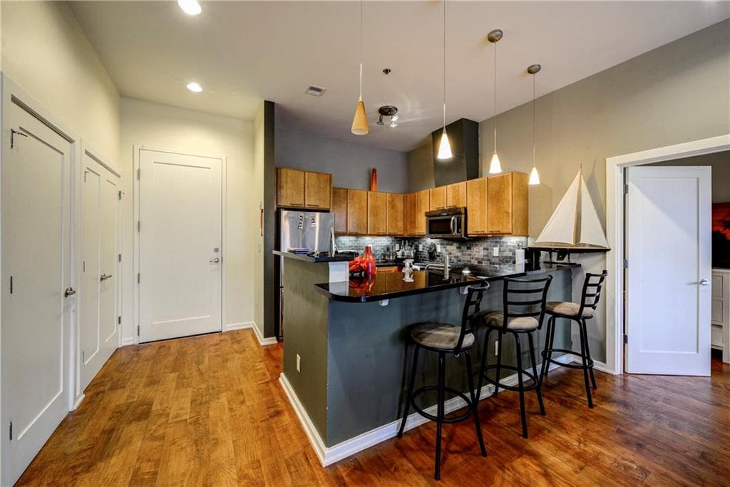 2 bedroom, 1,200 sq ft condominium sold at 1418 Dresden Drive 330, Brookhaven, GA 30319