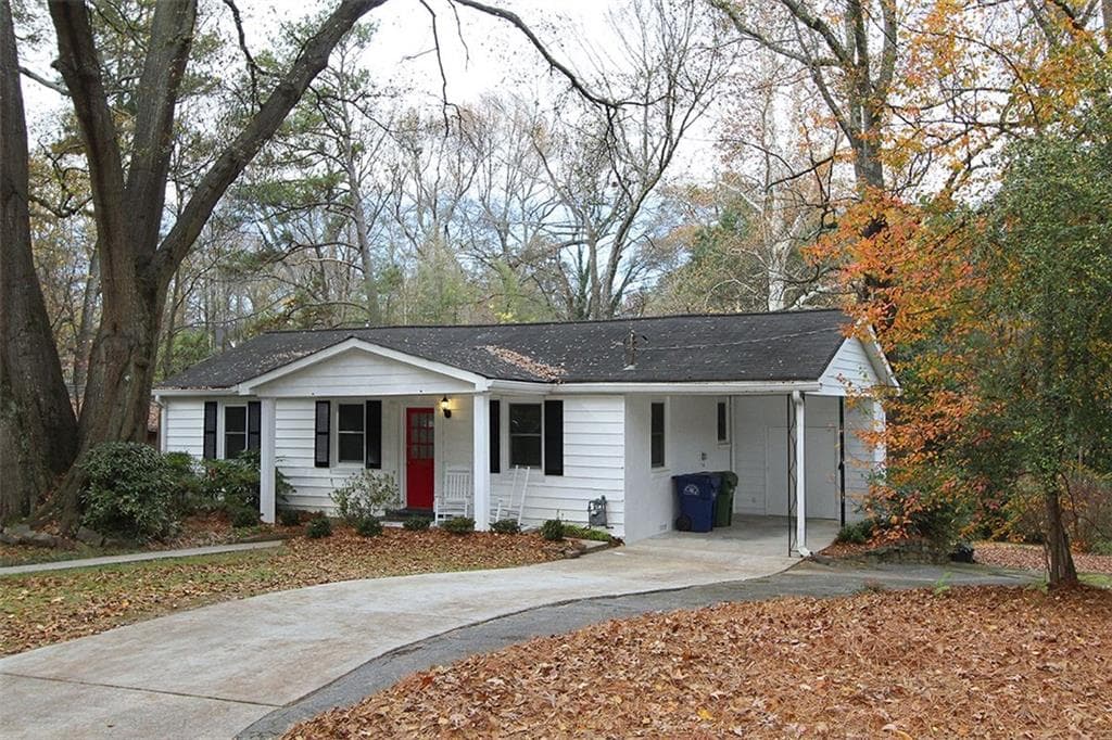 3 bedroom, 1,240 sq ft single family residence sold at 1043 Mantissa Street, Atlanta, GA 30318