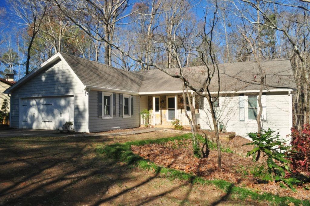 3 bedroom, 1,714 sq ft single family residence sold at 120 Boxelder Lane, Roswell, GA 30076