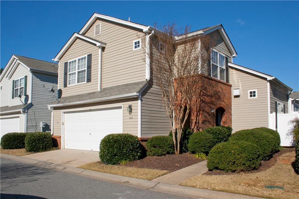 220 W Oaks Place, Woodstock, GA 30188 — most recent listing photo