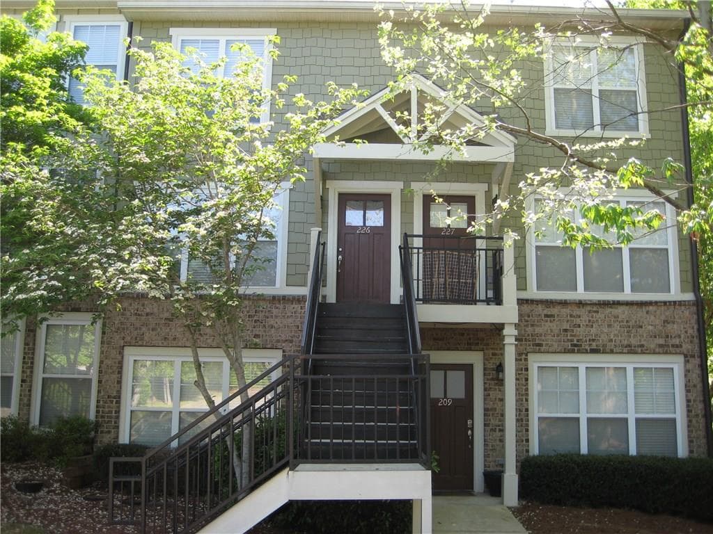 2 bedroom, 1,152 sq ft condominium sold at 490 Barnett Shoals Road 627, Athens, GA 30605
