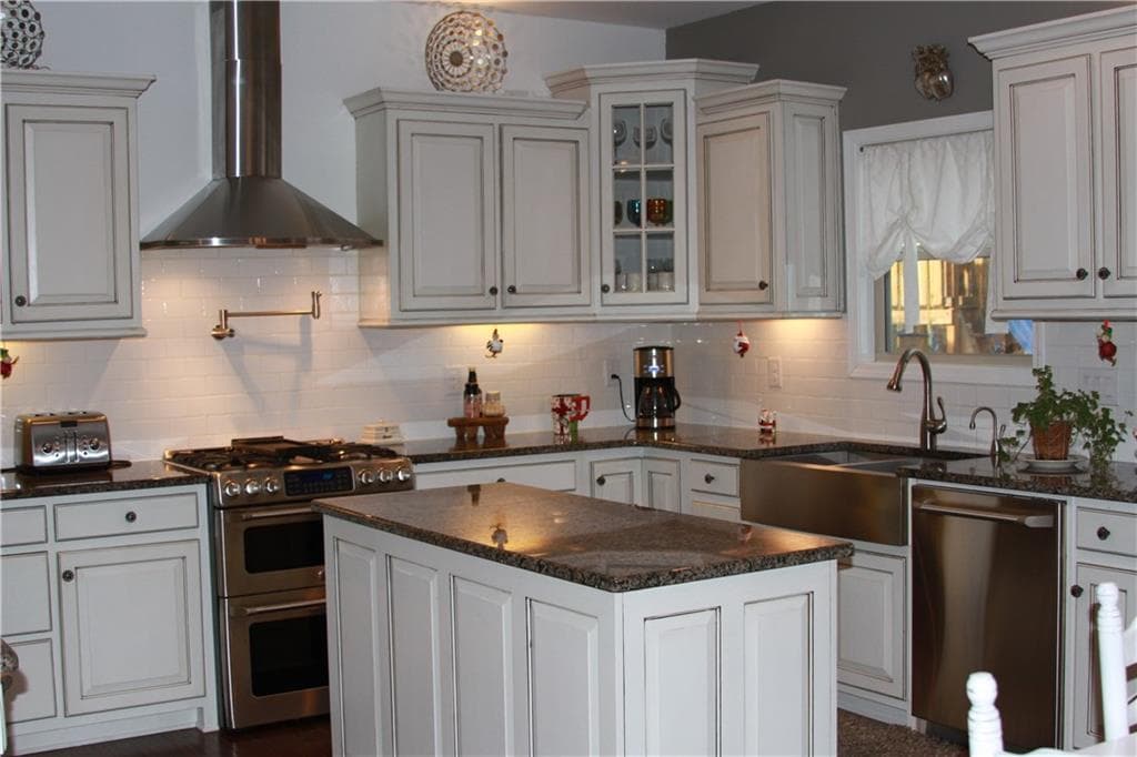 5712 LEAF RIDGE Lane, Buford, GA 30518 — most recent listing photo