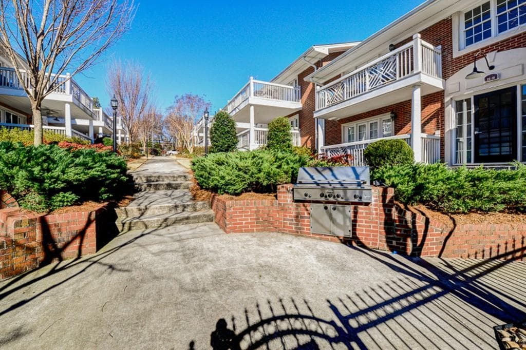 1 bedroom, 896 sq ft condominium sold at 885 Briarcliff Road 24, Atlanta, GA 30306