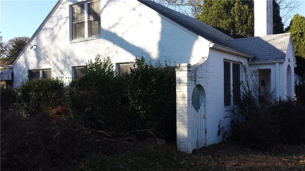3 bedroom, 1,607 sq ft single family residence sold at 1607 Sylvan Road, Atlanta, GA 30310