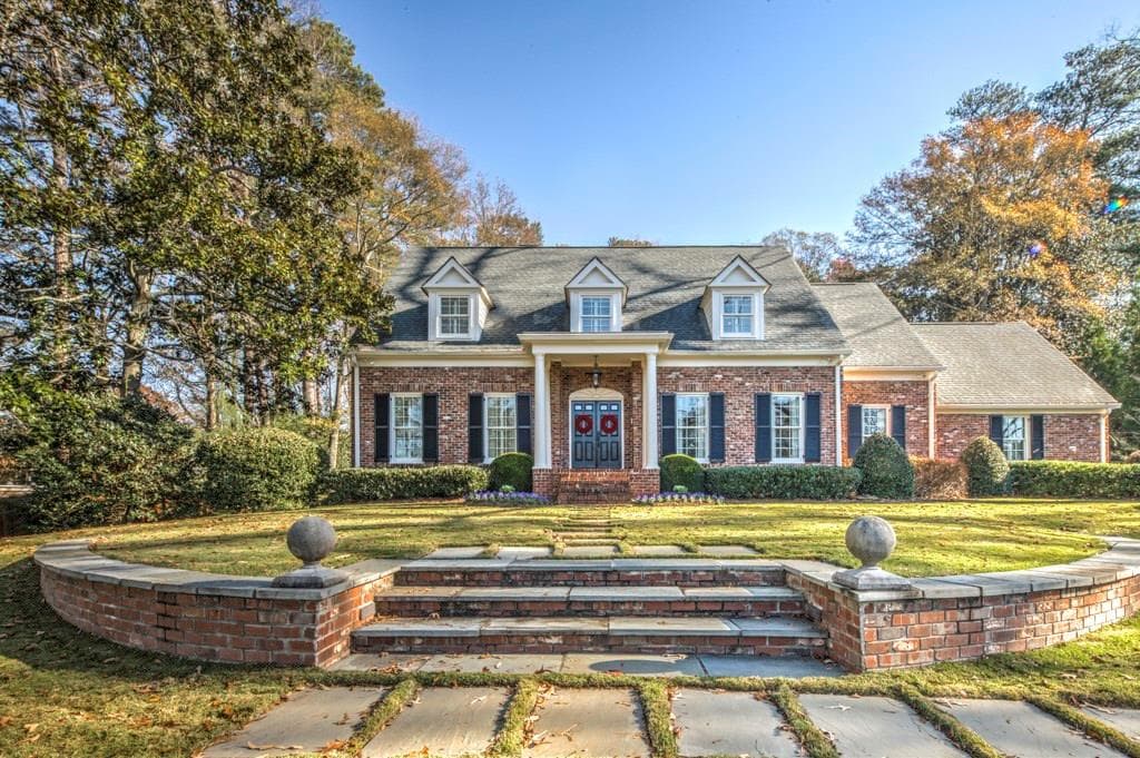5 bedroom, 6,656 sq ft single family residence sold at 4155 Northside Drive, Atlanta, GA 30342