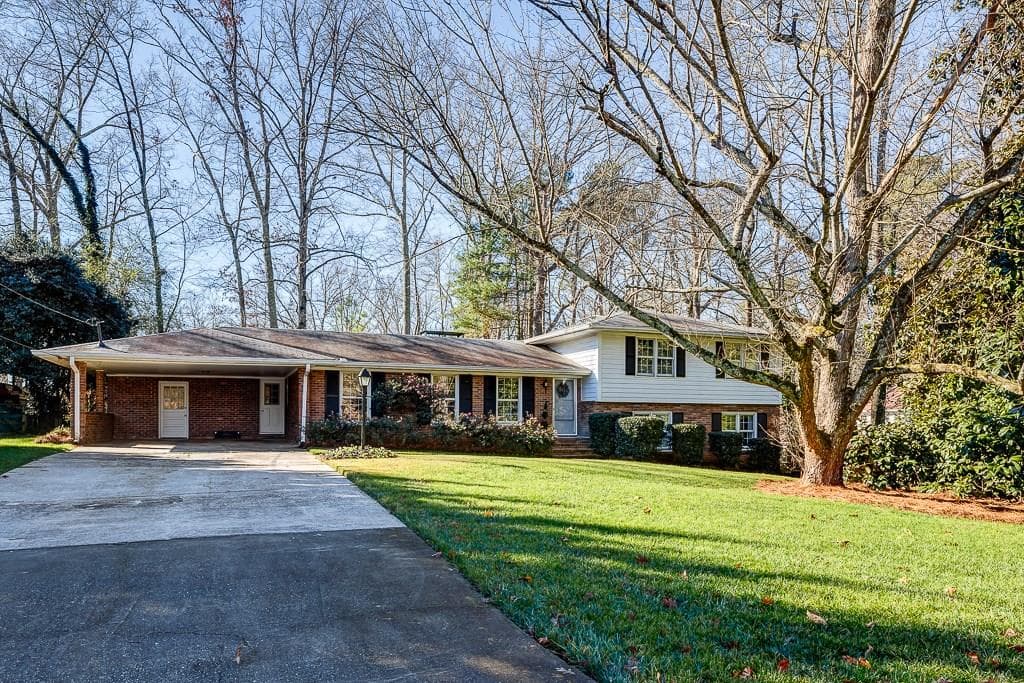 105 W Spalding Drive, Sandy Springs, GA 30328 — most recent listing photo