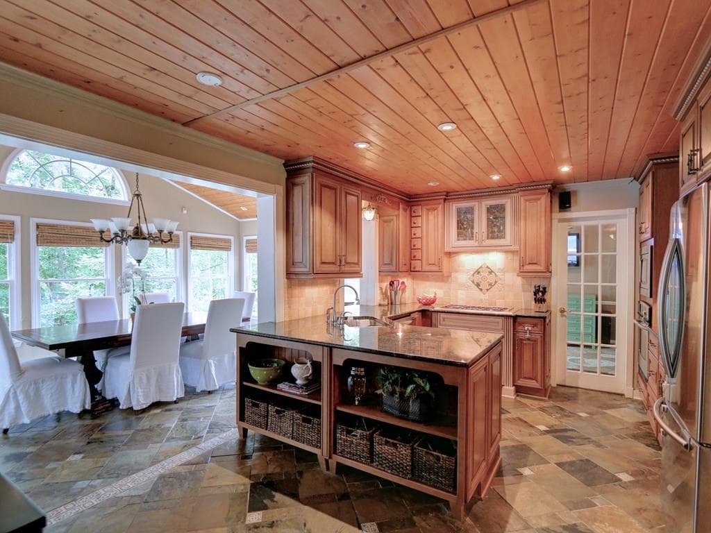 10325 Shallowford Road, Roswell, GA 30075 — most recent listing photo
