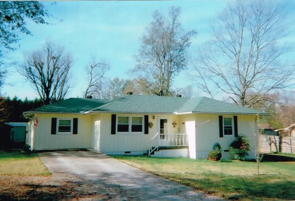 2 bedroom single family residence sold at 246 Hilltop Lane, Toccoa, GA 30577