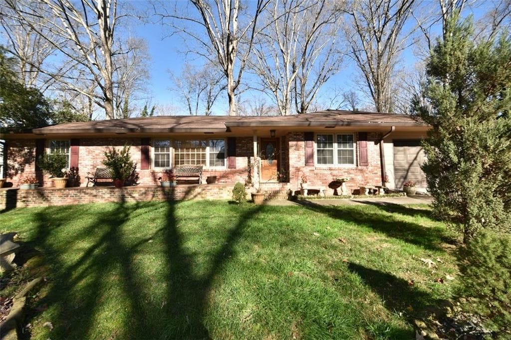 388 Tall Oaks Drive, Sandy Springs, GA 30342 — most recent listing photo