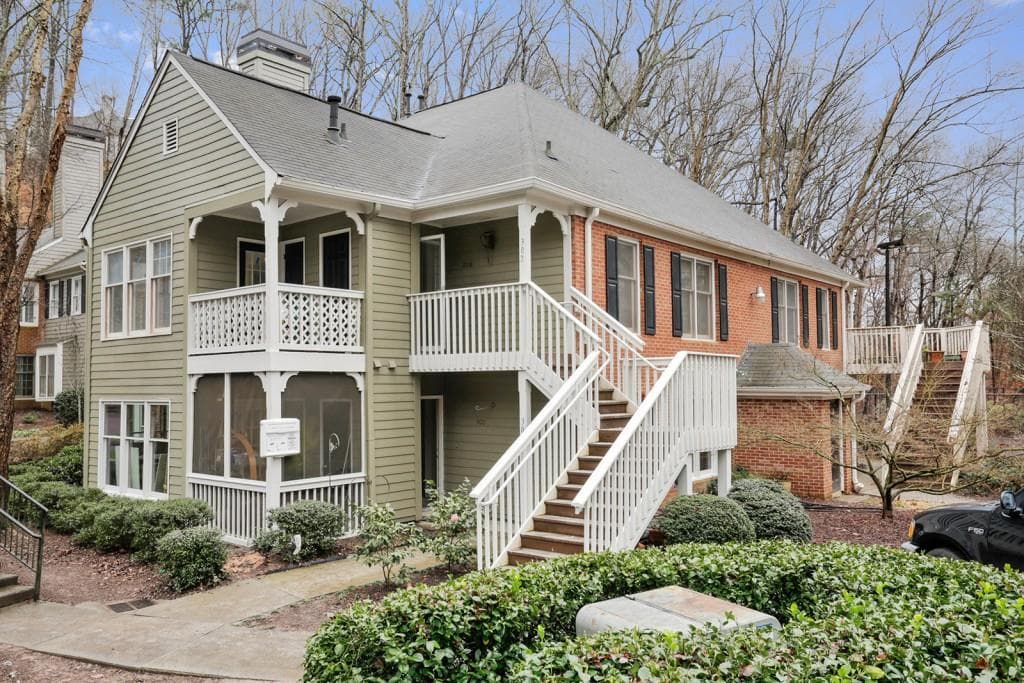301 Bainbridge Drive 301, Atlanta, GA 30327 — most recent listing photo