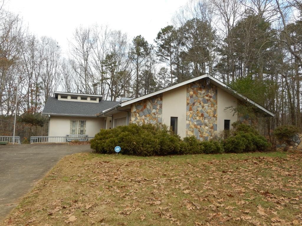 5954 Island View Drive, Buford, GA 30518 — most recent listing photo