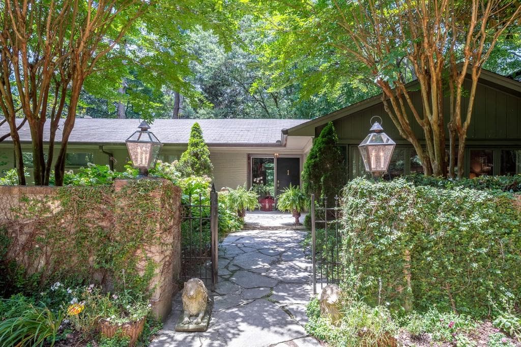 3 bedroom single family residence sold at 2197 Mount Paran Road, Atlanta, GA 30327