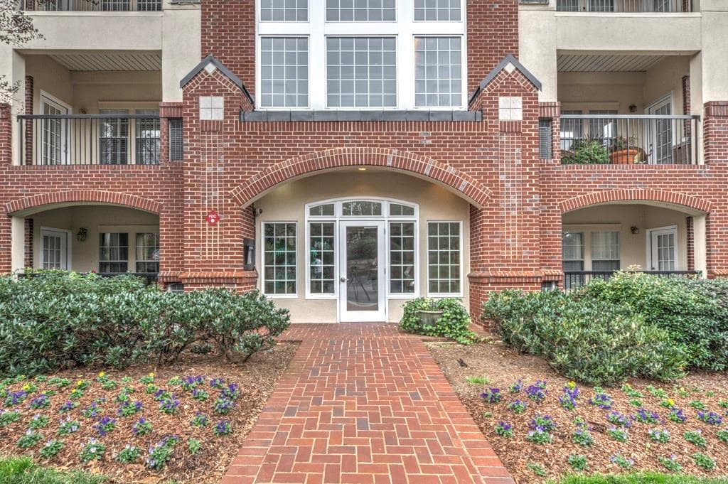 2 bedroom, 1,406 sq ft condominium sold at 3636 Habersham Road 1208, Atlanta, GA 30305