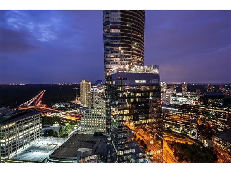 1 bedroom, 789 sq ft condominium sold at 3324 Peachtree Road 2207, Atlanta, GA 30326