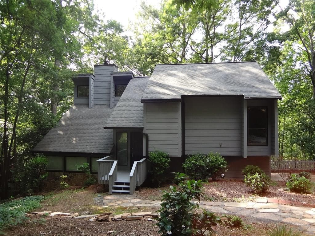 490 Chimney Bluff, Alpharetta, GA 30022 — most recent listing photo