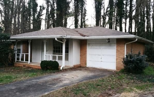 977 Creekdale Road, Clarkston, GA 30021 — most recent listing photo