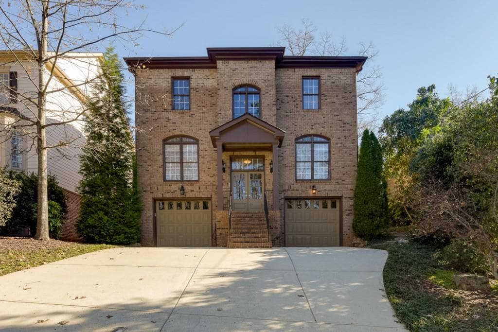 3 bedroom, 2,814 sq ft single family residence sold at 3081 Dickson Street, Brookhaven, GA 30319