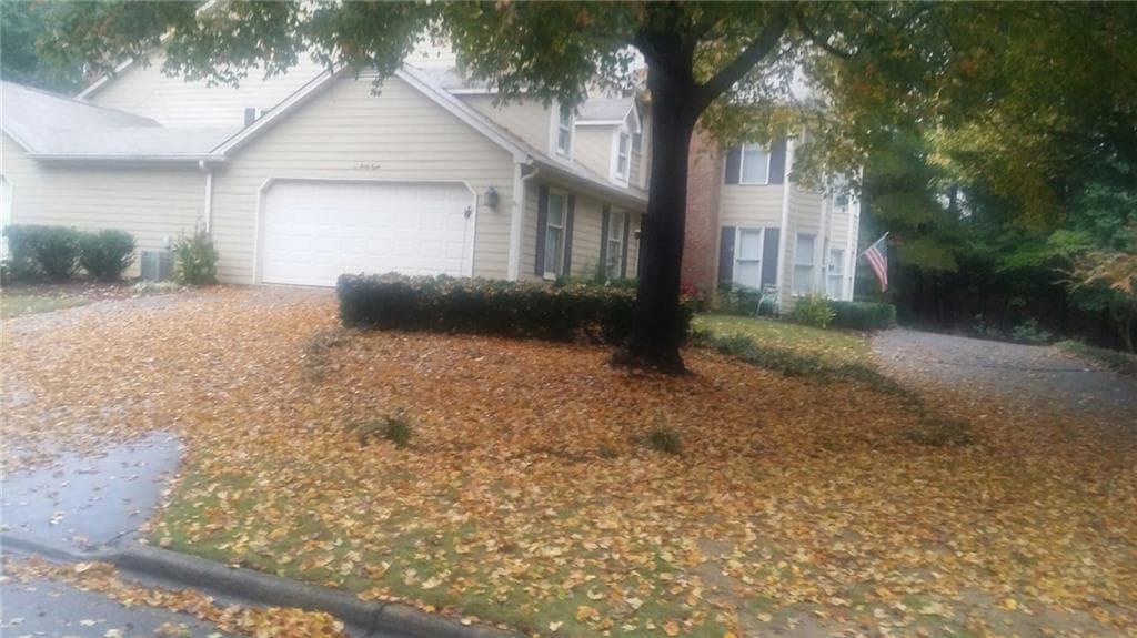138 Great Oaks Lane 138, Roswell, GA 30075 — most recent listing photo