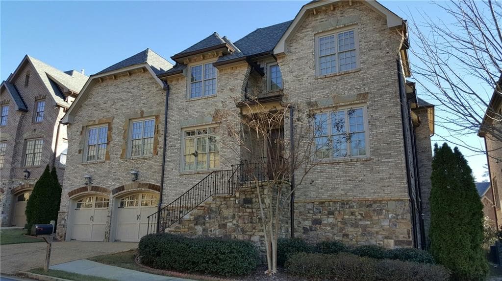 4 bedroom, 4,614 sq ft single family residence sold at 1755 Buckhead Lane, Atlanta, GA 30324