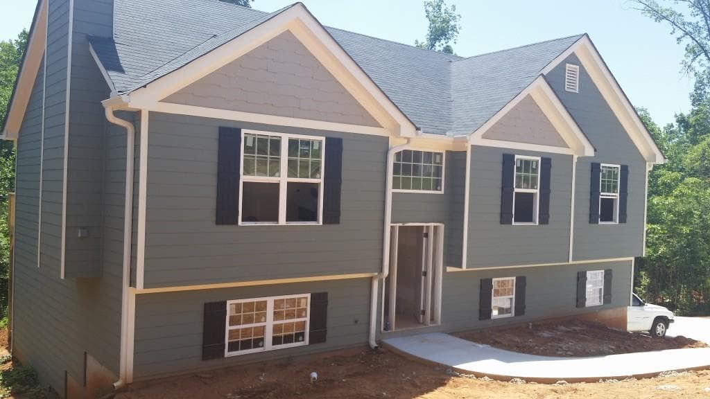 3 bedroom, 1,500 sq ft single family residence sold at 2786 Summer Creek Drive, Gainesville, GA 30507