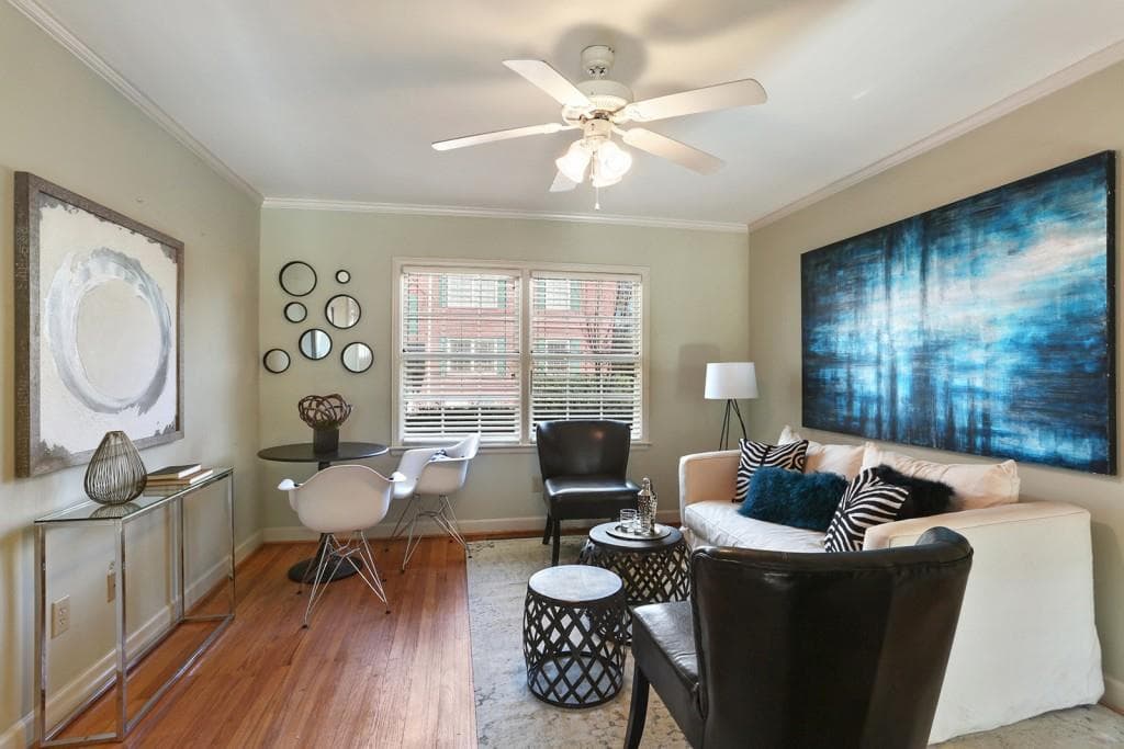 2 bedroom, 840 sq ft condominium sold at 572 Goldsboro Road A, Atlanta, GA 30307