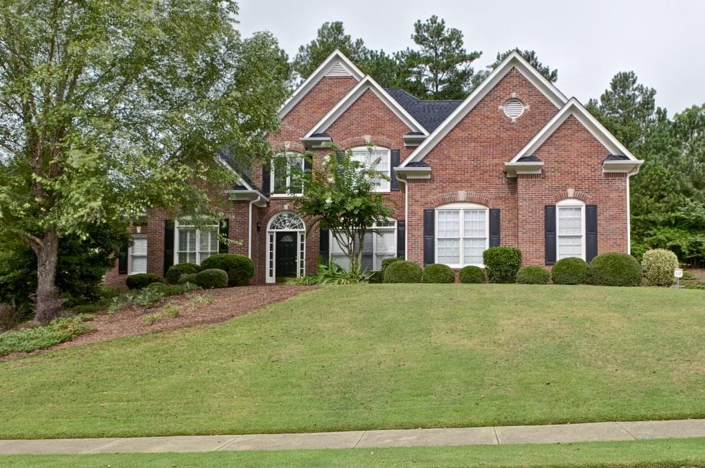 5 bedroom, 3,958 sq ft single family residence sold at 129 Fairway Overlook, Woodstock, GA 30188