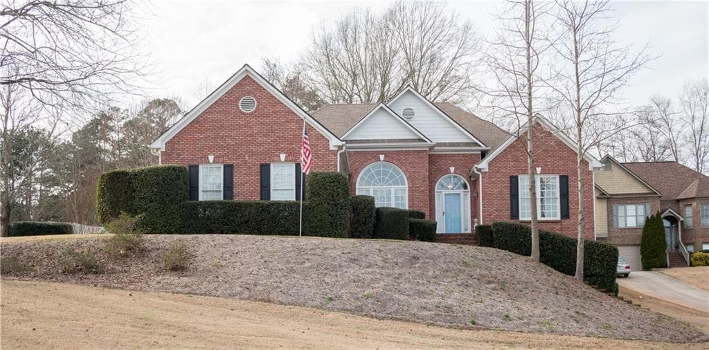 1015 Julius Drive, Suwanee, GA 30024 — most recent listing photo
