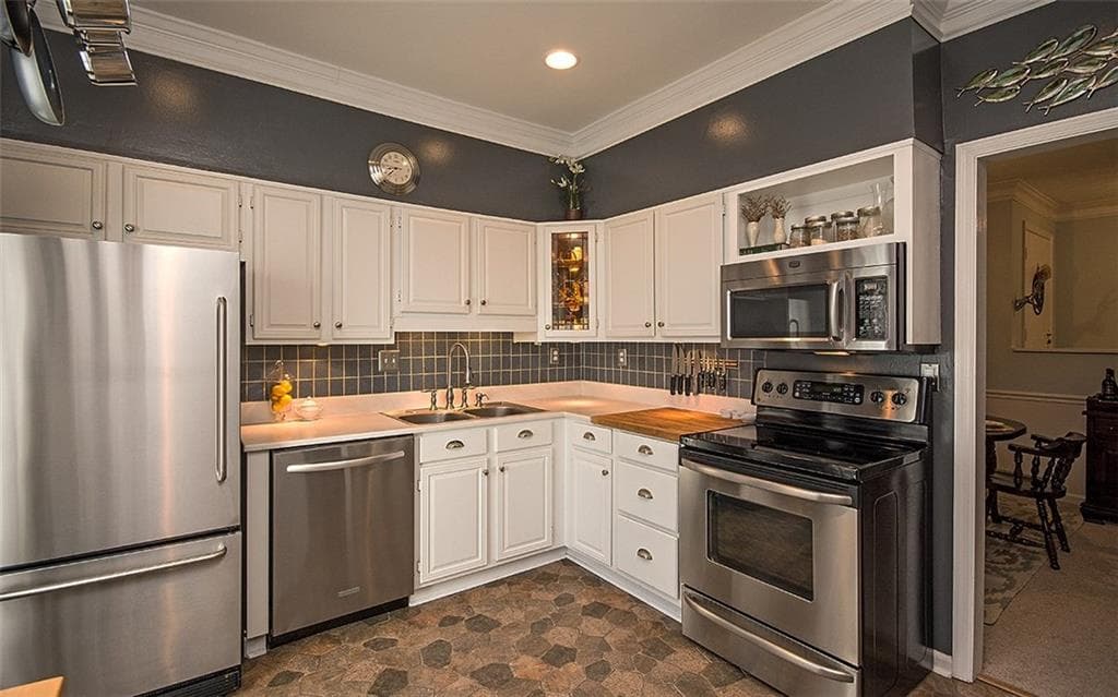 2 bedroom, 1,728 sq ft condominium sold at 5535 Chemin De Vie, Atlanta, GA 30342