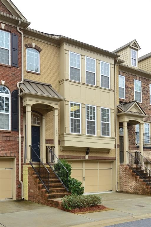 4 bedroom, 2,221 sq ft townhouse sold at 1903 Ridgemont Lane, Decatur, GA 30033