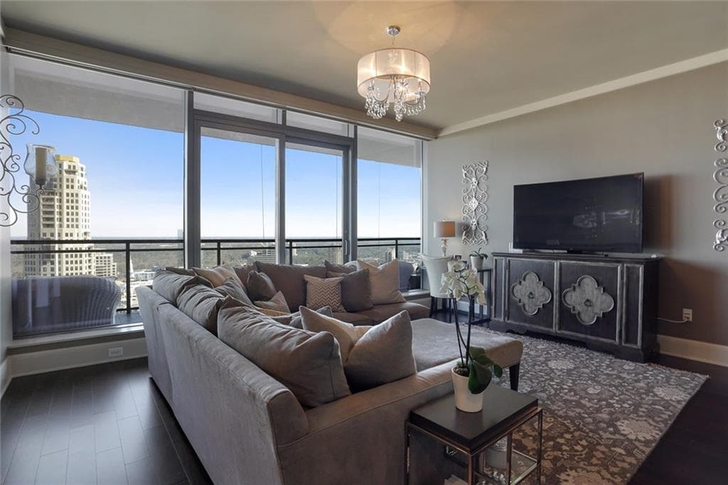2 bedroom, 1,662 sq ft condominium sold at 3344 Peachtree Road 3203, Atlanta, GA 30326