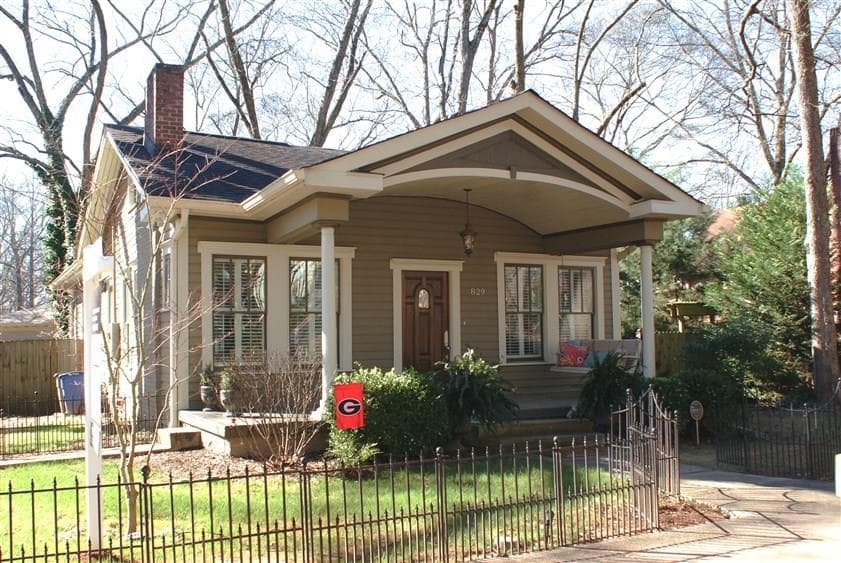 3 bedroom, 1,380 sq ft single family residence sold at 829 E Lake Drive, Decatur, GA 30030
