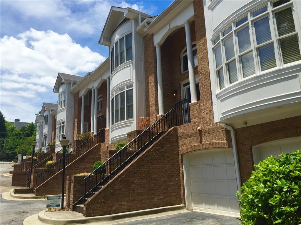 4 bedroom, 2,174 sq ft townhouse sold at 1014 Heatherbrooke Lane, Atlanta, GA 30324