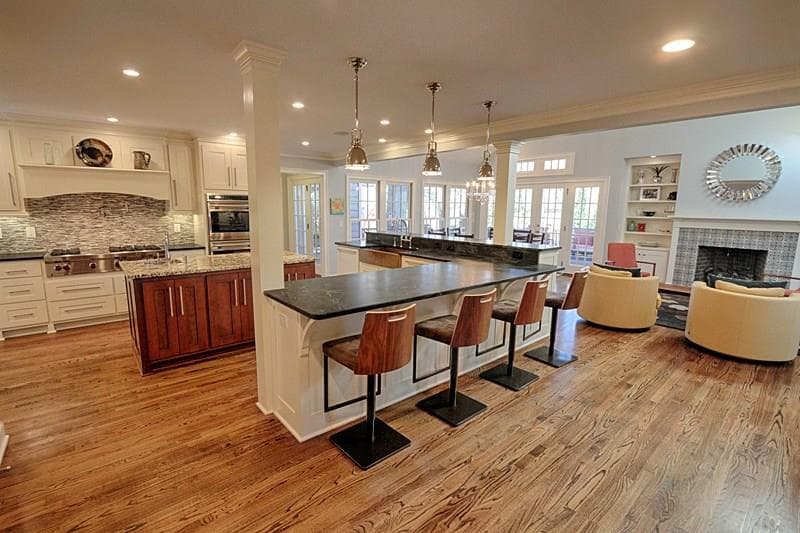 1516 Summerset Drive, Dunwoody, GA 30338 — most recent listing photo