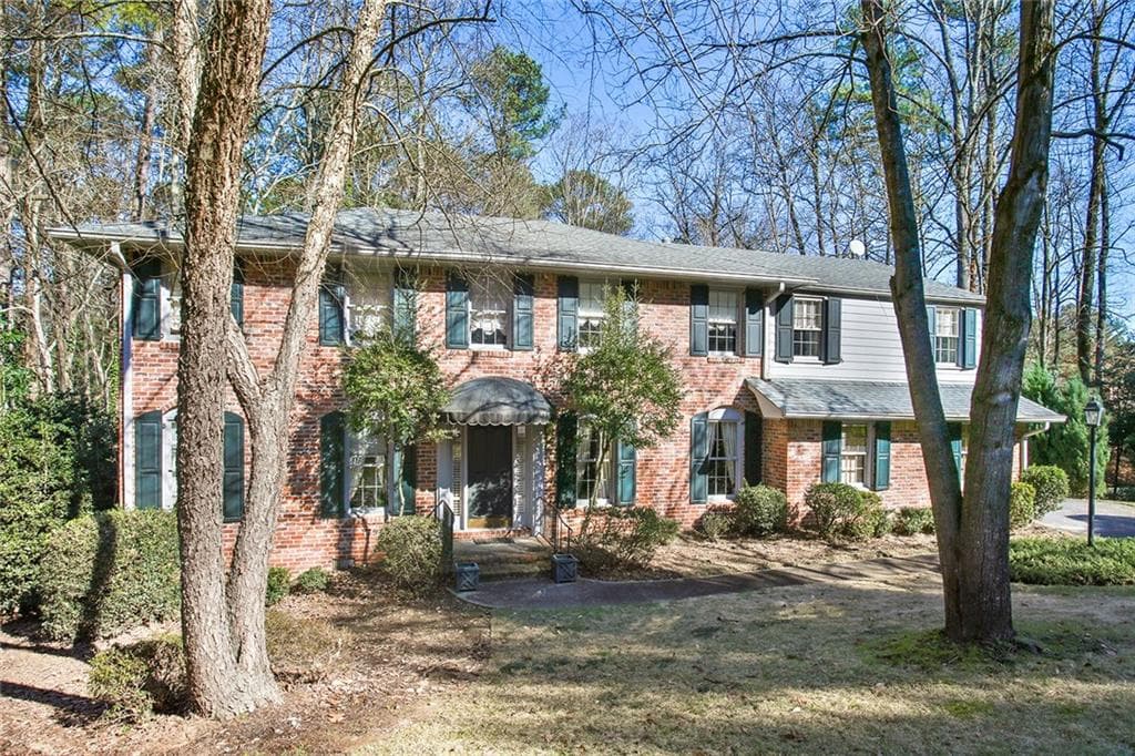4 bedroom, 3,044 sq ft single family residence sold at 5542 Whitewood Court, Atlanta, GA 30338