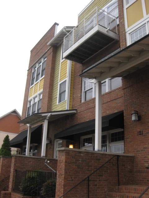 3 bedroom, 2,557 sq ft townhouse sold at 1258 Dekalb Avenue 121, Atlanta, GA 30307