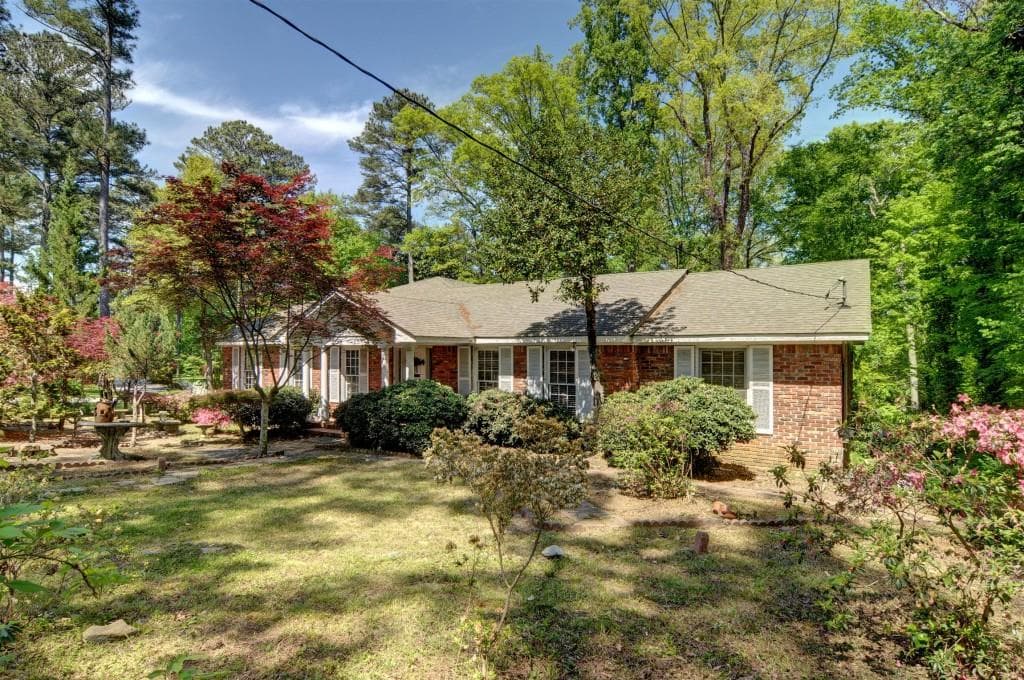 8 bedroom, 4,370 sq ft single family residence sold at 2531 Clairmont Road, Atlanta, GA 30329