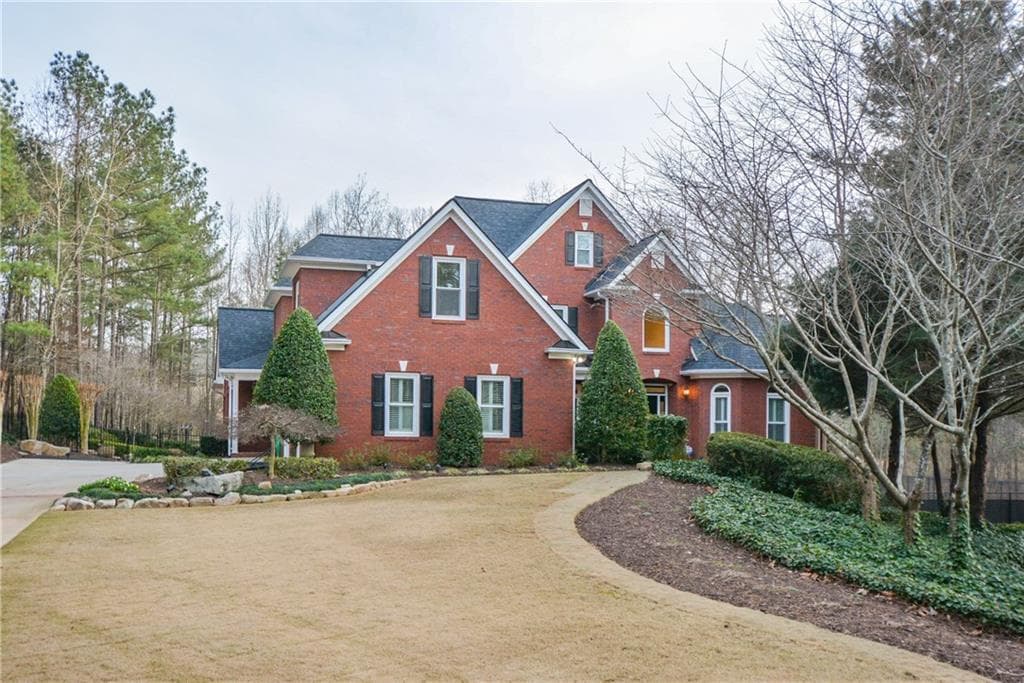 4 bedroom, 6,510 sq ft single family residence sold at 1715 Azalea Woods Drive, Lawrenceville, GA 30043
