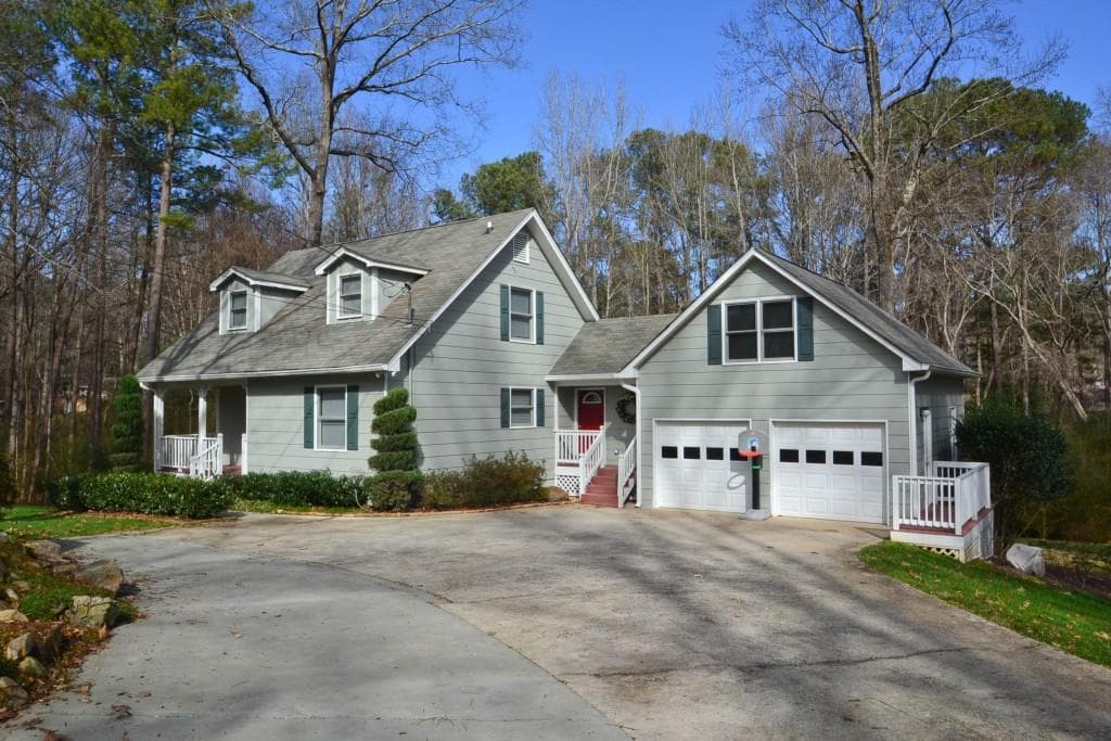 3 bedroom, 2,038 sq ft single family residence sold at 1821 North Oak Drive, Lawrenceville, GA 30044
