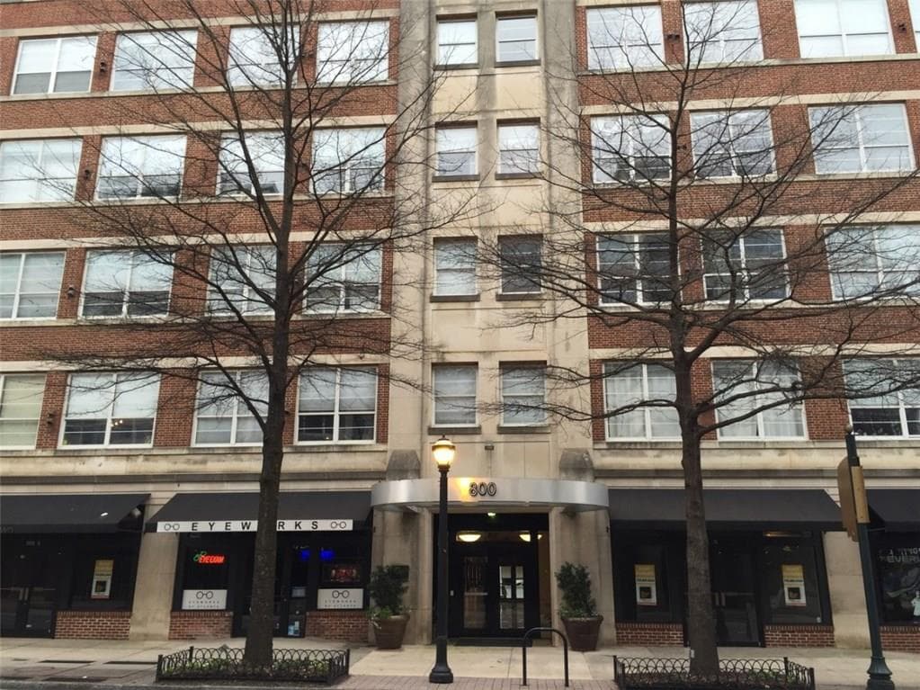 1 bedroom, 625 sq ft condominium sold at 800 Peachtree Street 8403, Atlanta, GA 30308