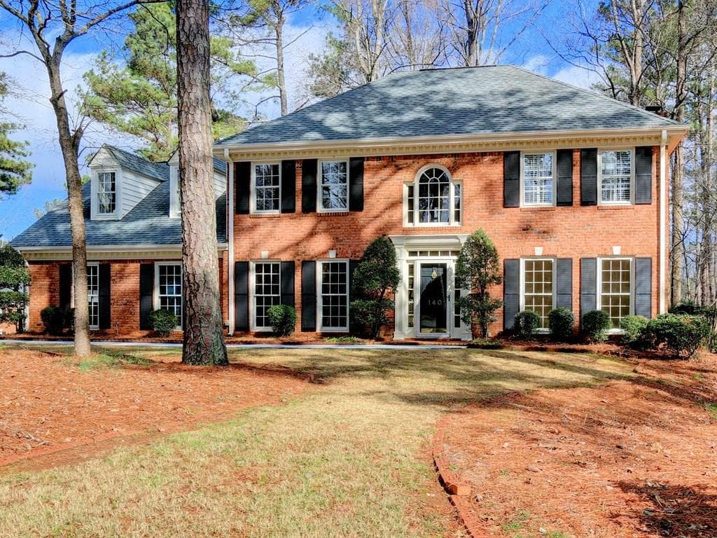 4 bedroom single family residence sold at 140 Lakeside Drive, Kennesaw, GA 30144